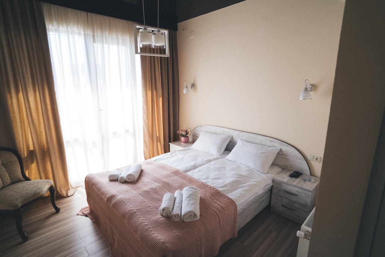 Lazika Hotel Zugdidi Esterno foto