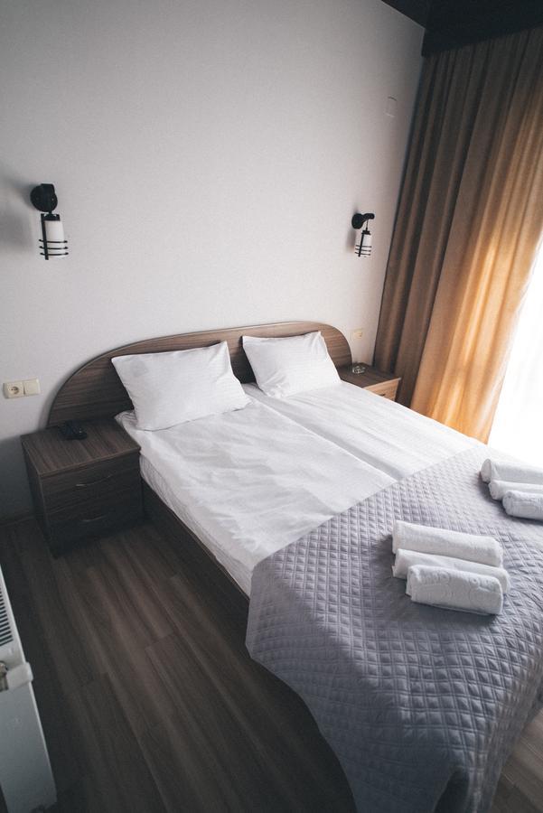 Lazika Hotel Zugdidi Esterno foto