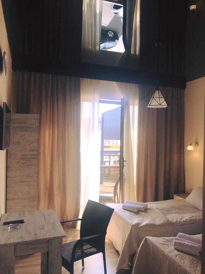 Lazika Hotel Zugdidi Esterno foto